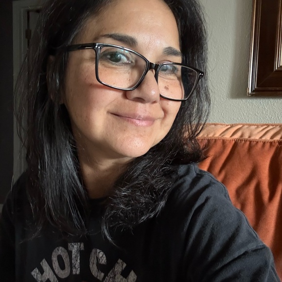 Meet your Posher, Irene - Picture 1 of 10